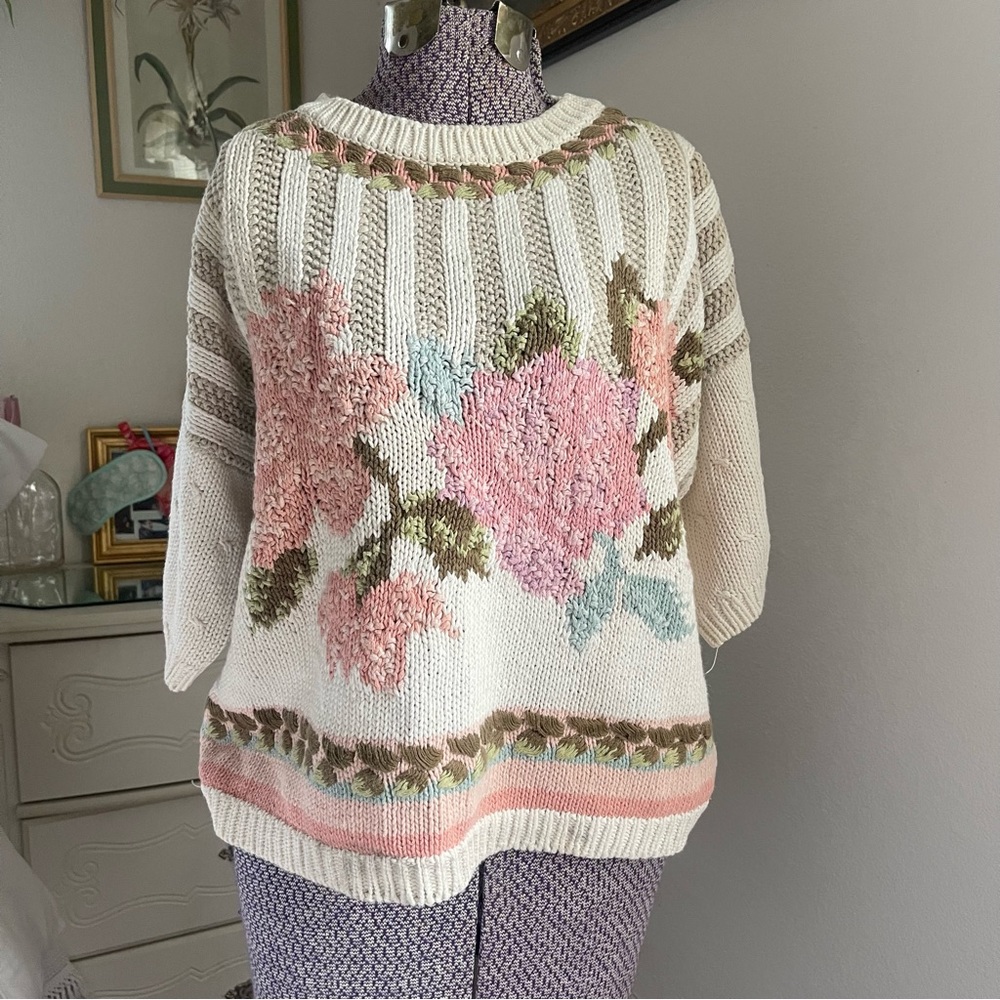 Vintage floral knit short sleeve top